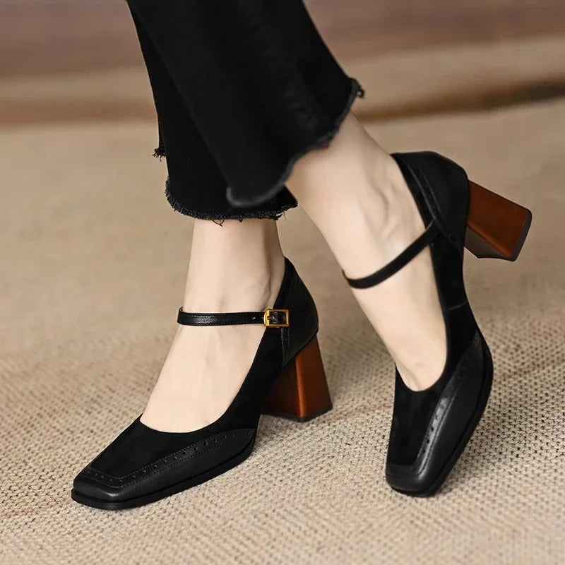 Clara | Classic Pumps