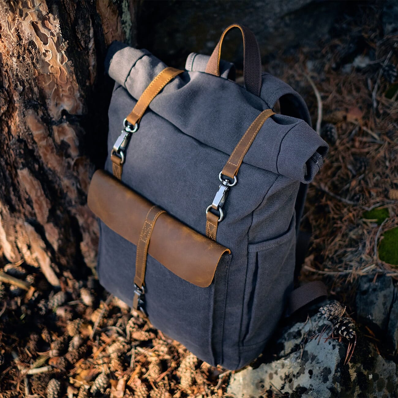 Retro Canvas Rucksack | LETHBRIDGE